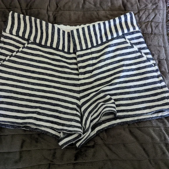 Alice and Olivia terry short - Picture 5 of 5